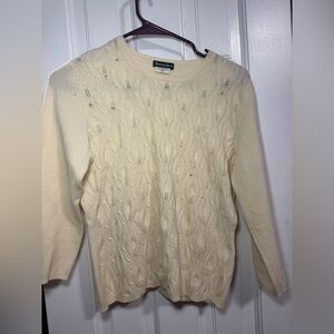 VTG Avvernire 100% Cashmire Cream Sweater Size Medium. Flawed.